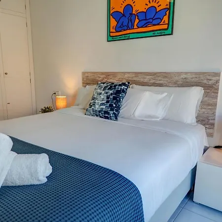 White Penthouse By Hello Homes *